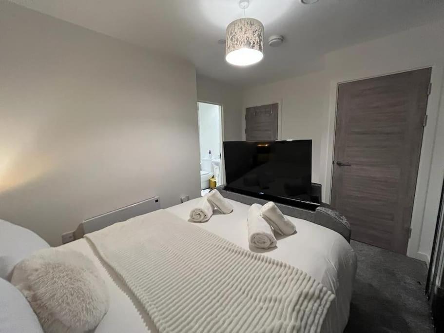 Bayard Luxe 2 Bedroom Penthouse Duplex ปีเตอร์โบโรห์ ภายนอก รูปภาพ